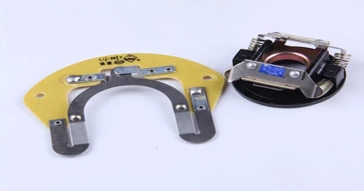 امکان تغییر سرعت و جهت حرکت، از دیگر وظایف کلاچ الکتروموتور است.